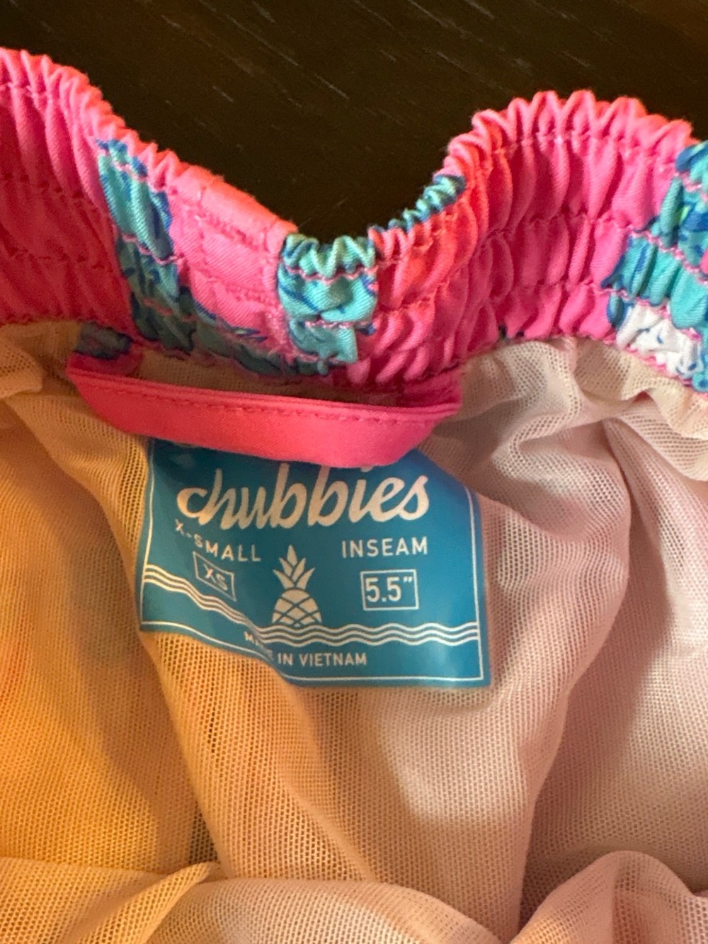 chubbies ToucanPrint Pink Swim Trunks with Teal Accent men’s XS - Picture 3 of 6